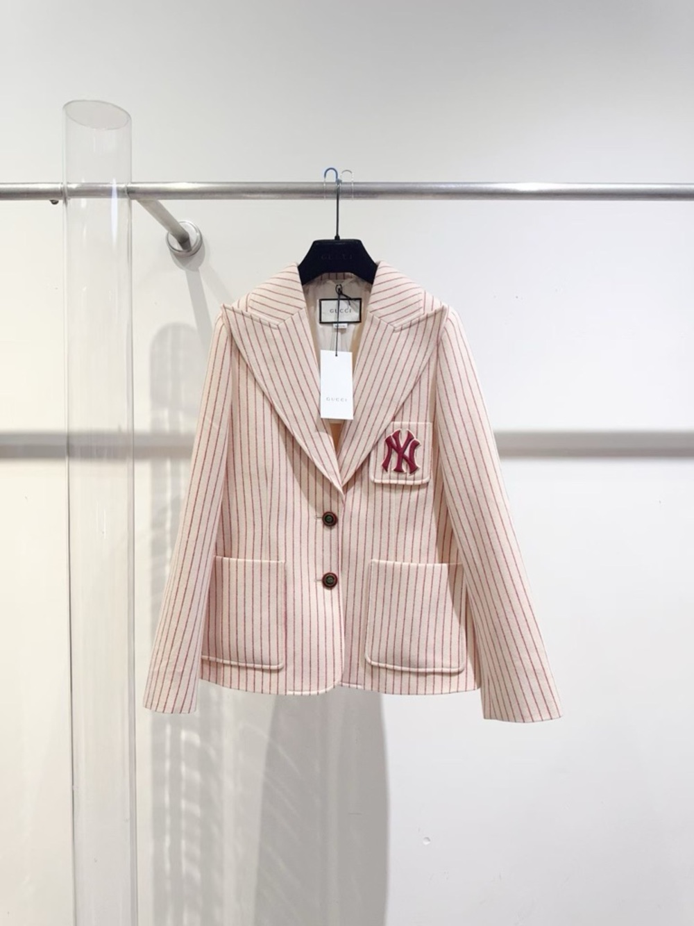 🚩steal Gucci Pink Pinstripe Blazer with Red Patch Logo